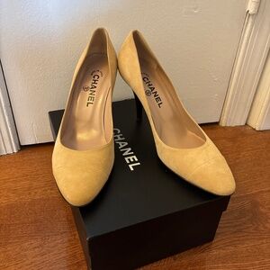 Chanel pumps